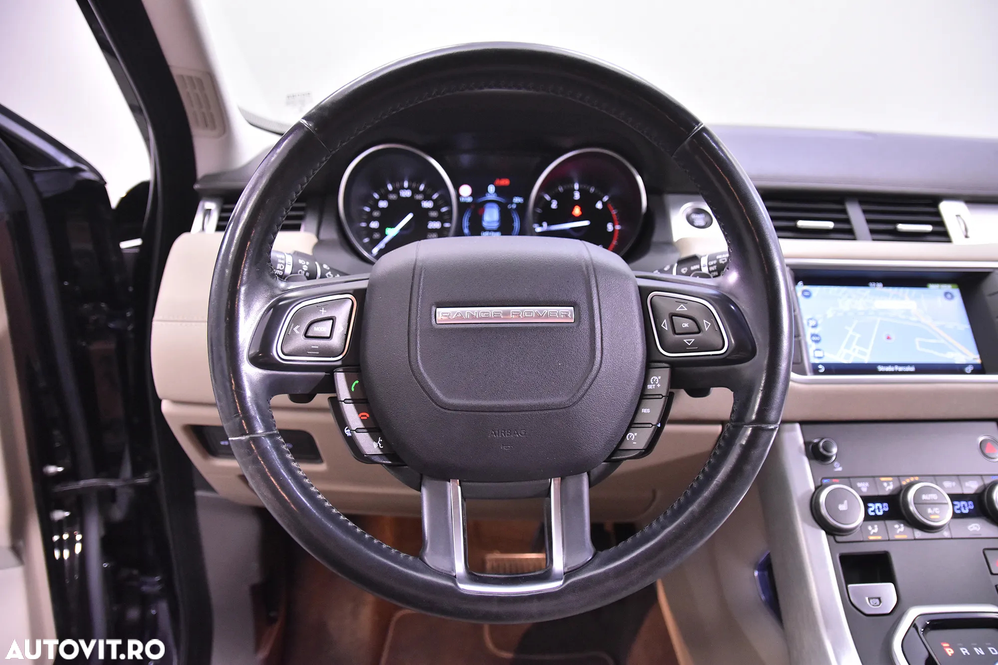 Land Rover Range Rover Evoque - 16