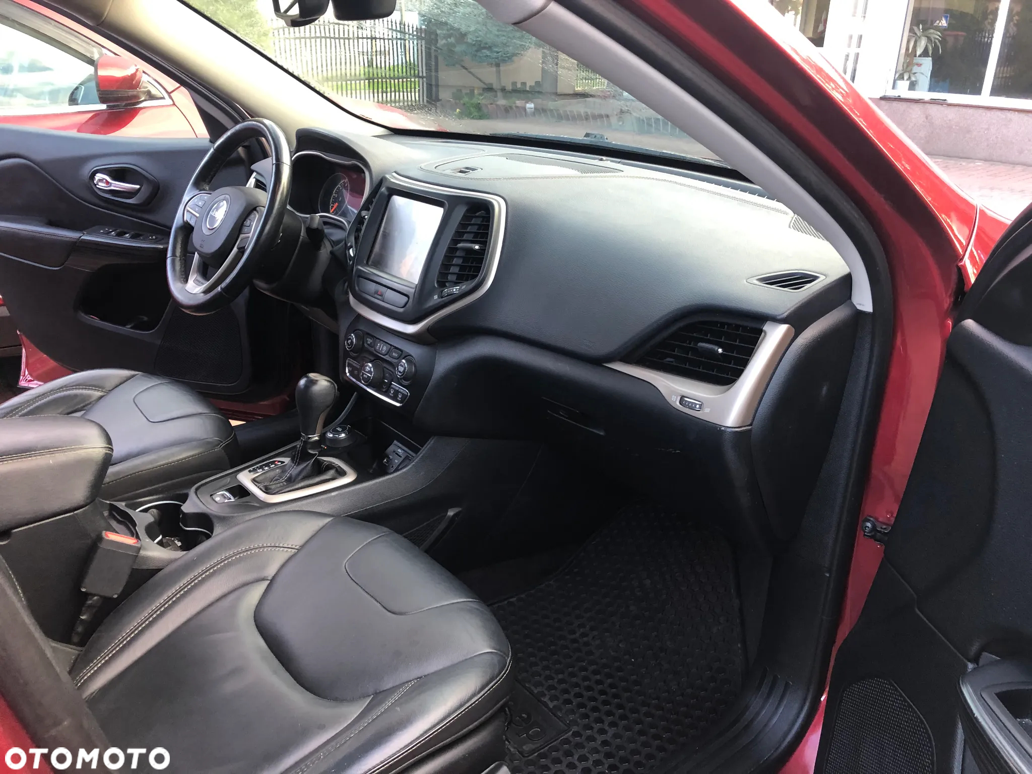 Jeep Cherokee - 21