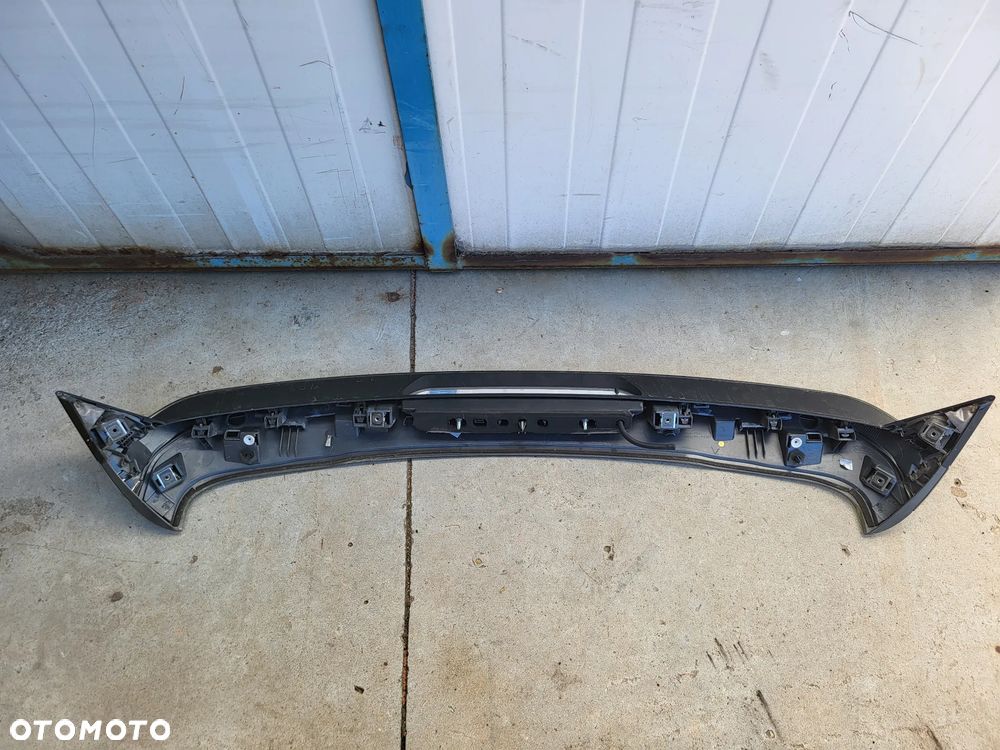 Spoiler blenda tylnej klapy Peugeot 2008 KCL - 8