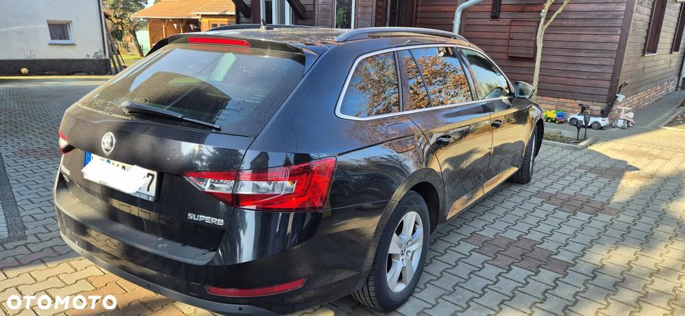 Skoda Superb 2.0 TDI DSG Ambition - 2