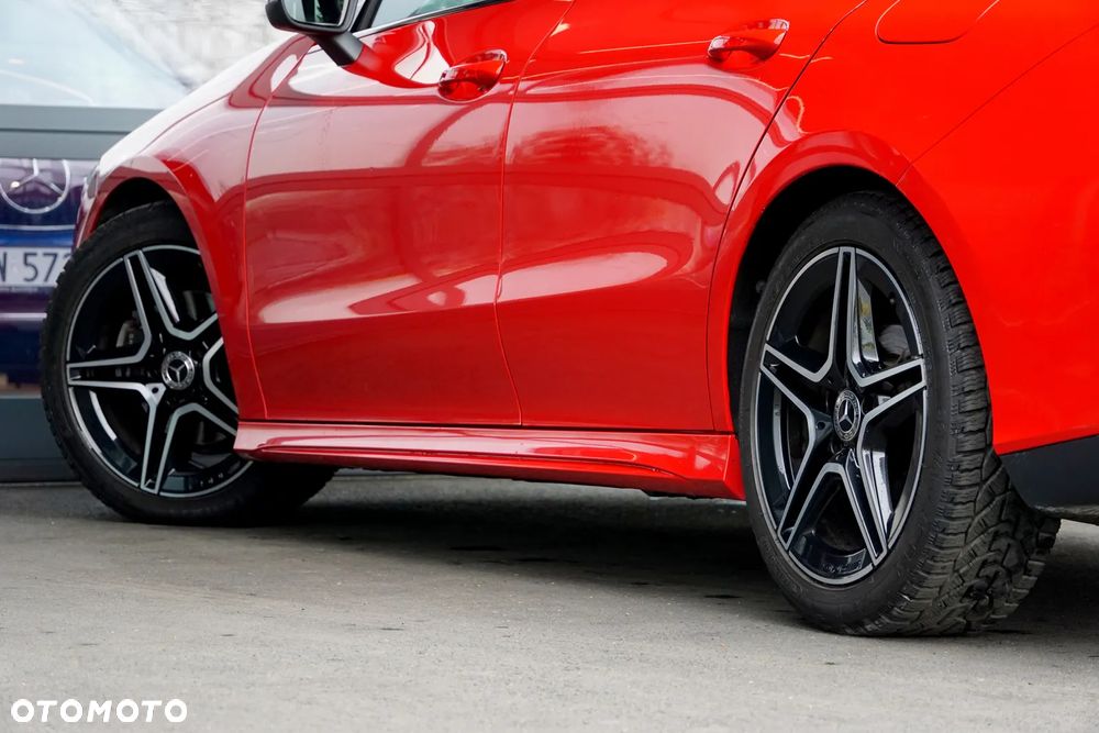 Mercedes-Benz CLA 180 7G-DCT AMG Line - 14