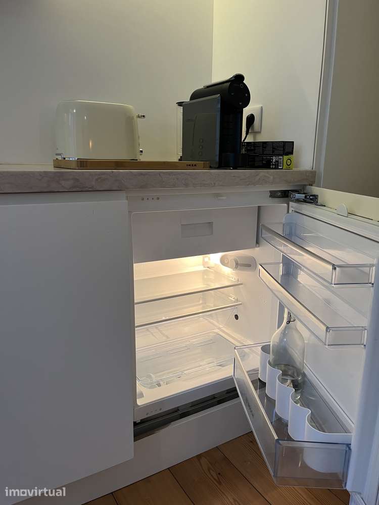 Apartamento T1 mobilado e equipado no centro histórico de Lisboa - Grande imagem: 4/14