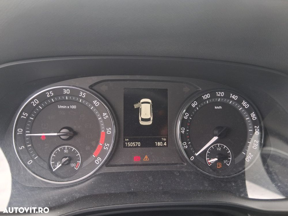 Skoda Octavia 2.0 TDI DSG Ambition - 5