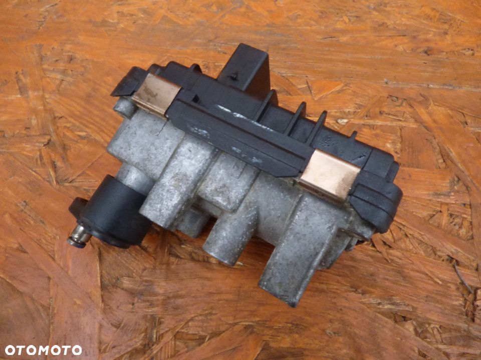 BMW F10 F15 F25 E30 3.0 D 258 KM  NASTAWNIK TURBINY 797863 - 2