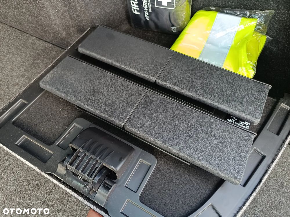 Skoda Superb 2.0 TDI DSG Premium Edition - 32