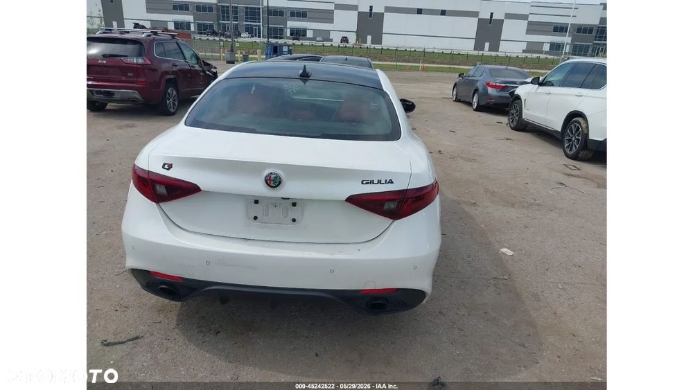 Alfa Romeo Giulia 2.0 Turbo TI Q4 - 8
