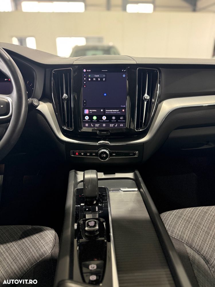 Volvo XC 60 B4 MHEV AWD Momentum Pro - 6