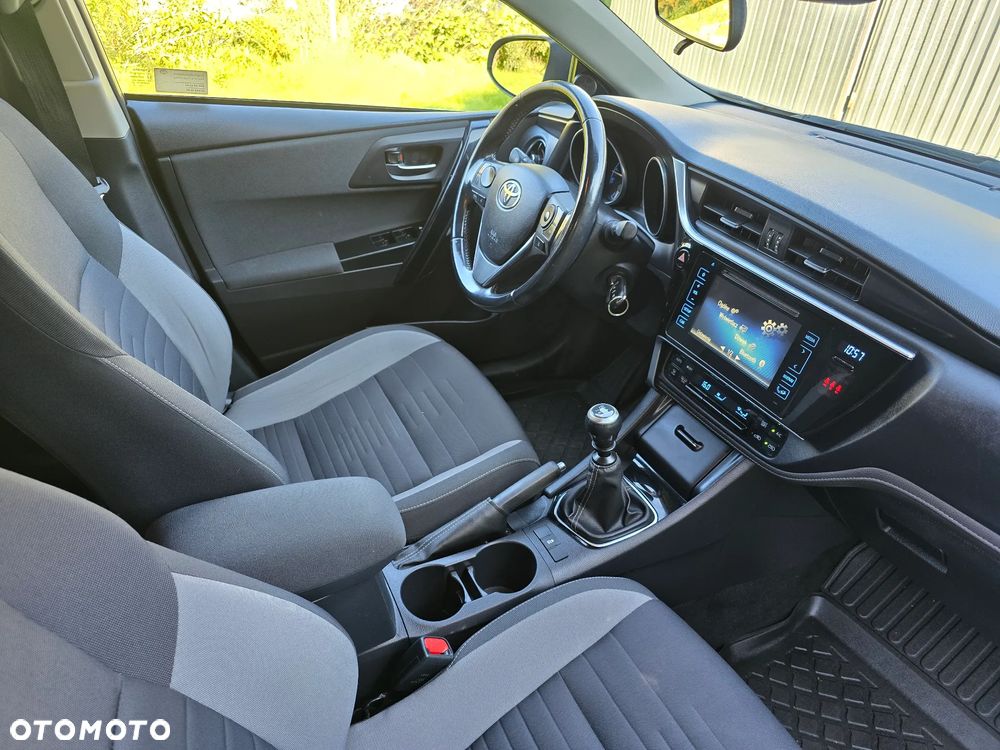 Toyota Auris 1.6 Premium - 7