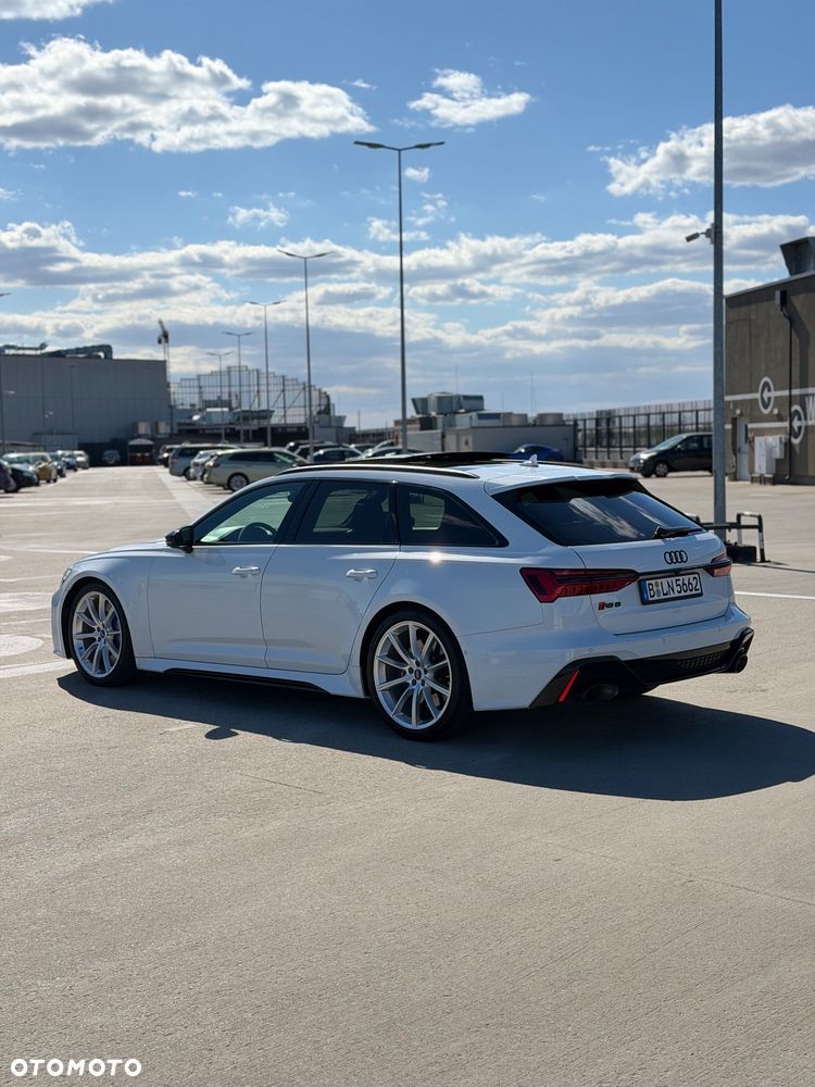 Audi RS6 Avant - 8