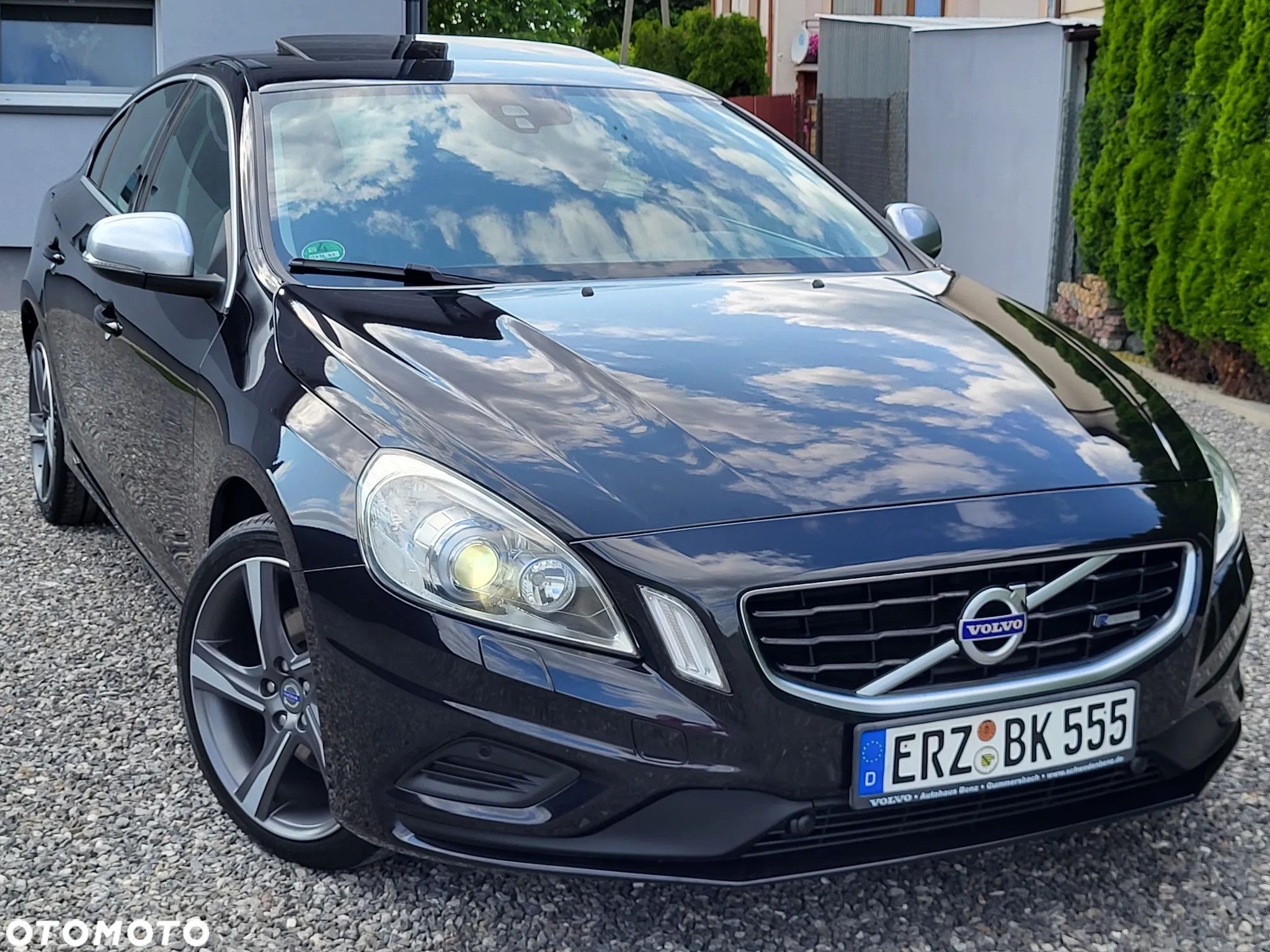 Volvo S60 D4 R-Design - 1
