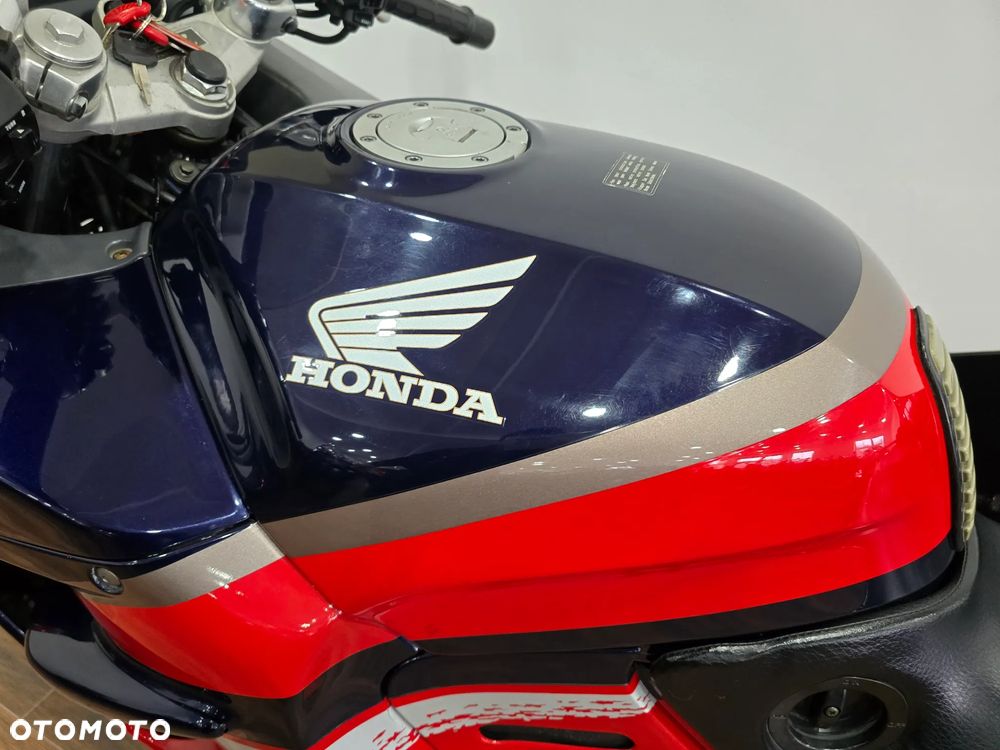 Honda CBR - 25