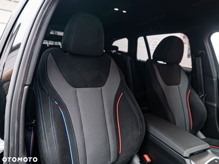 BMW Seria 3 330i xDrive M Sport - 9