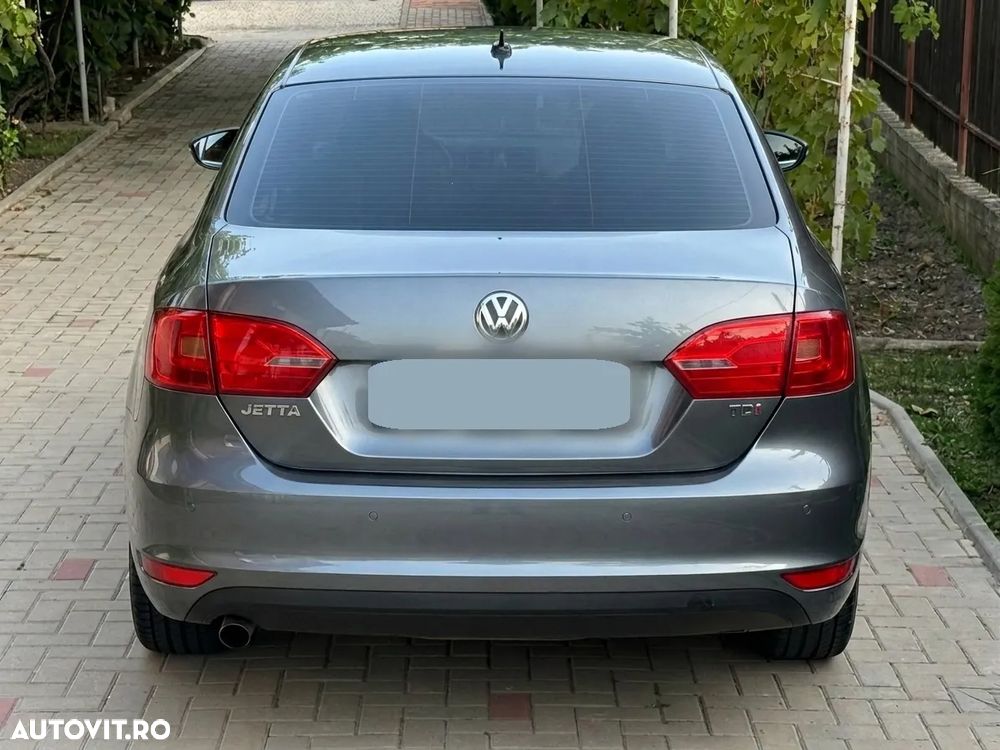 Volkswagen Jetta 1.6 TDI CR DPF Comfortline - 4