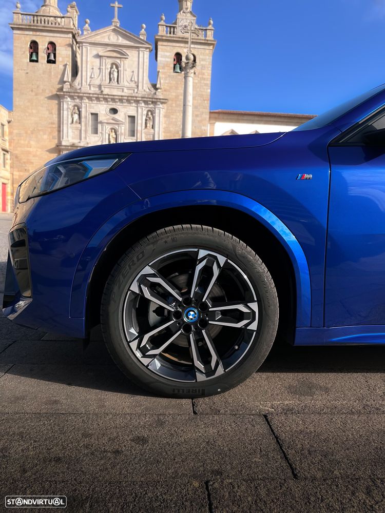 BMW iX2 - 3