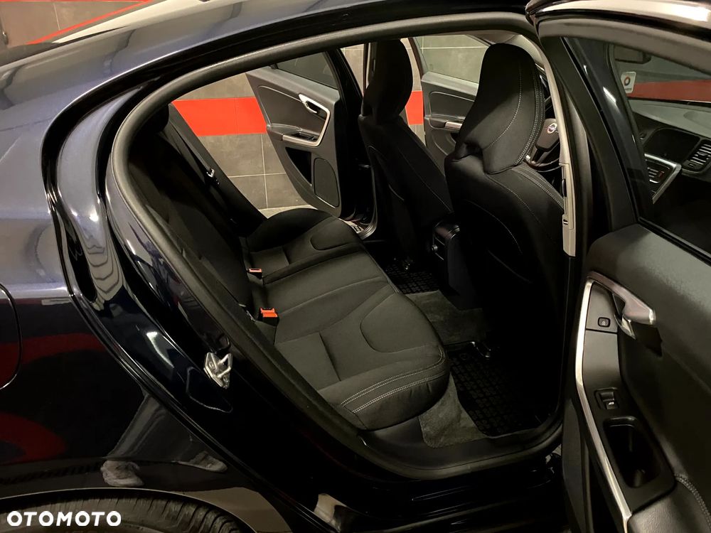 Volvo S60 D3 Momentum - 22