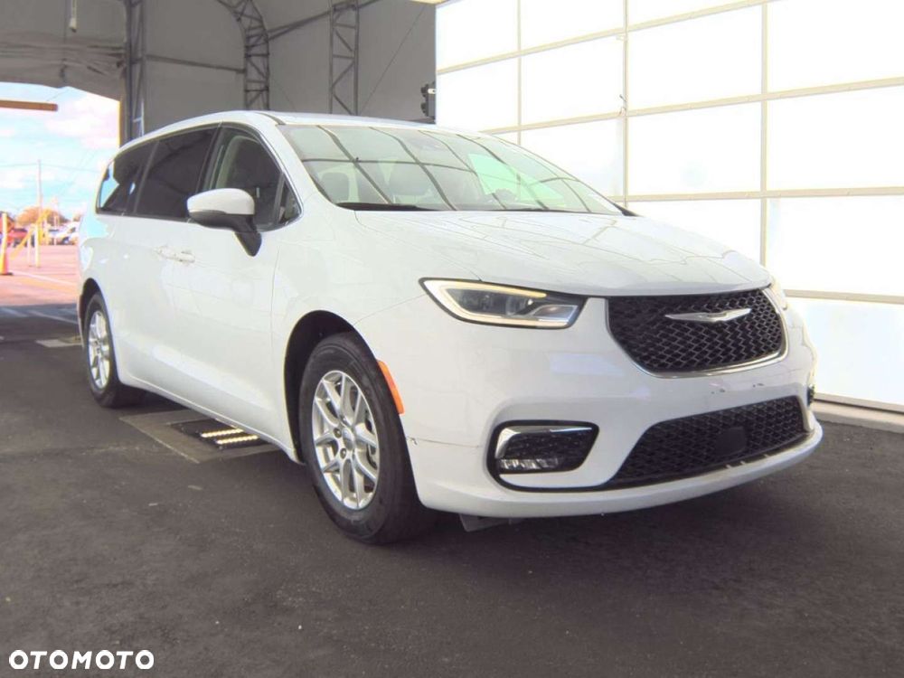 Chrysler Pacifica - 8