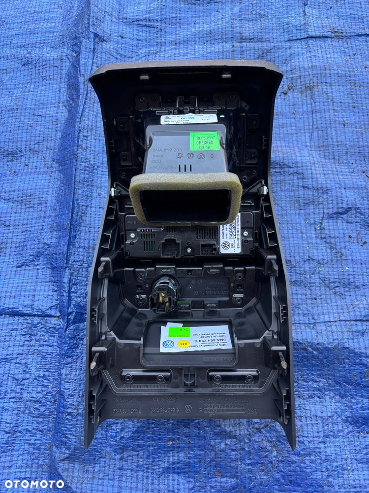 VW Tiguan II 5NA osłona tunelu tył kratka nawiewu tył 5NA864298  5NA819203 - 1