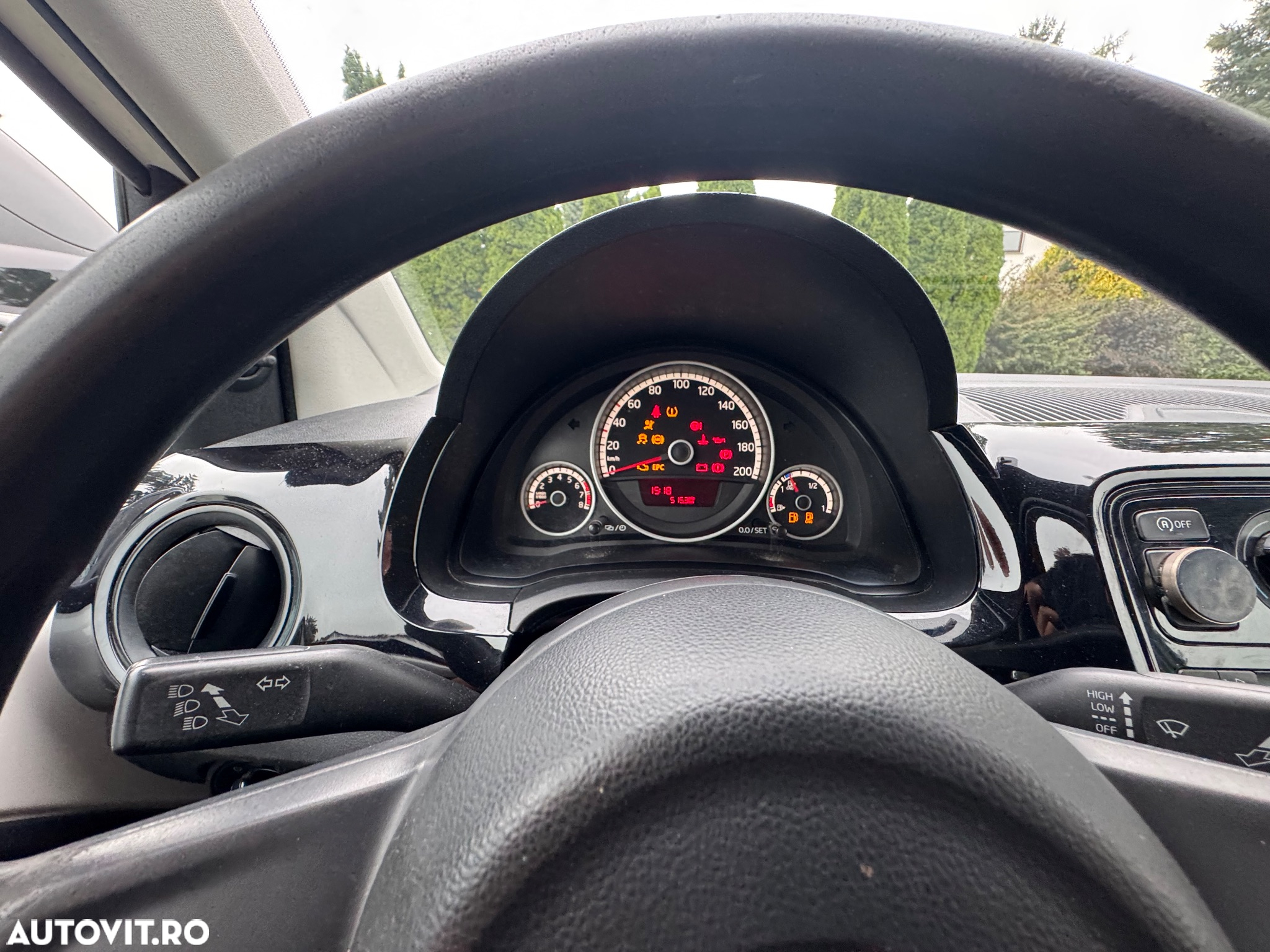Volkswagen up! white - 12