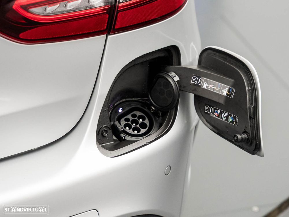 Mercedes-Benz C 300 de AMG Line - 13