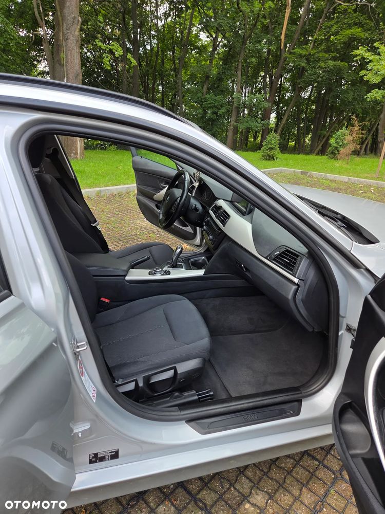 BMW Seria 3 320d DPF - 16