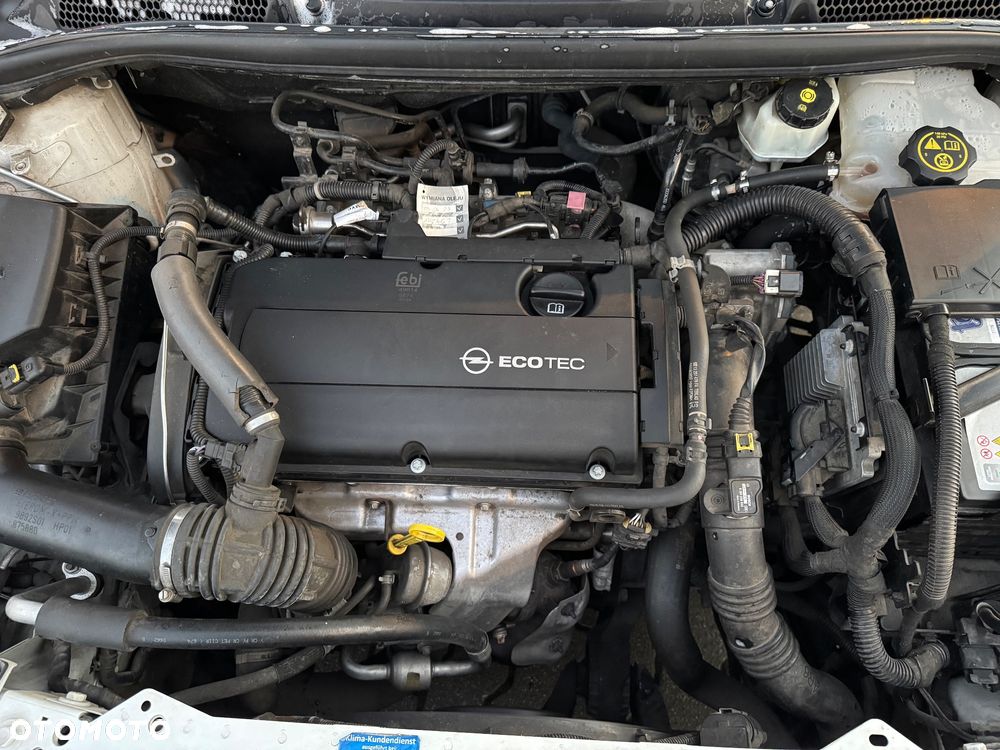 Opel Astra 1.6 Turbo Edition - 6