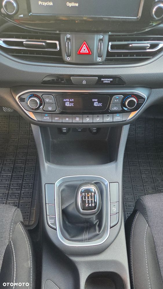 Hyundai i30 1.5 T-GDI 48V Premium - 28