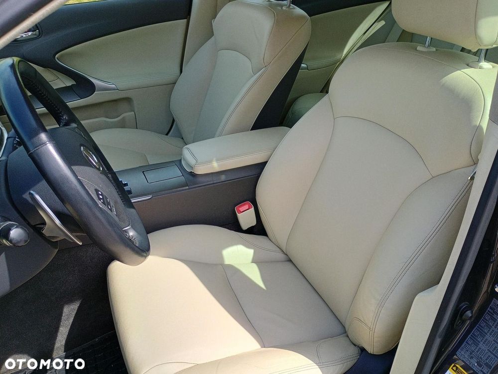 Lexus IS - 20