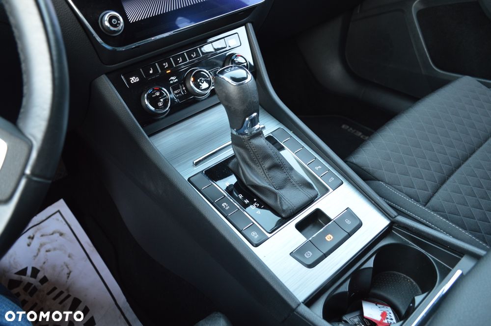Skoda Superb 2.0 TDI SCR Sportline DSG - 15
