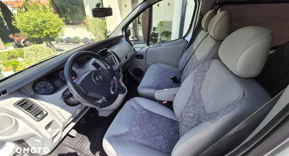 Opel Vivaro Tour - 24