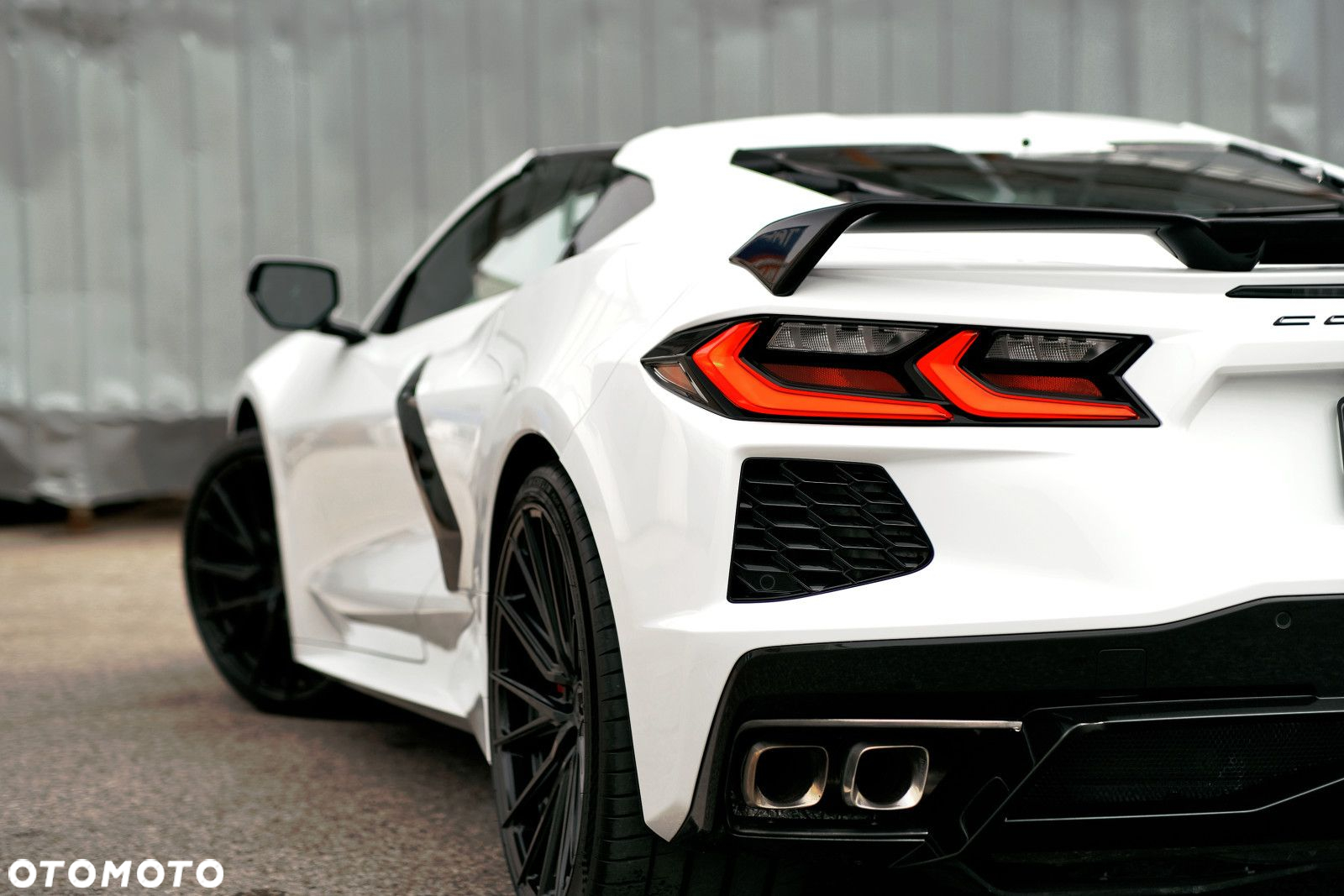 Chevrolet Corvette - 17