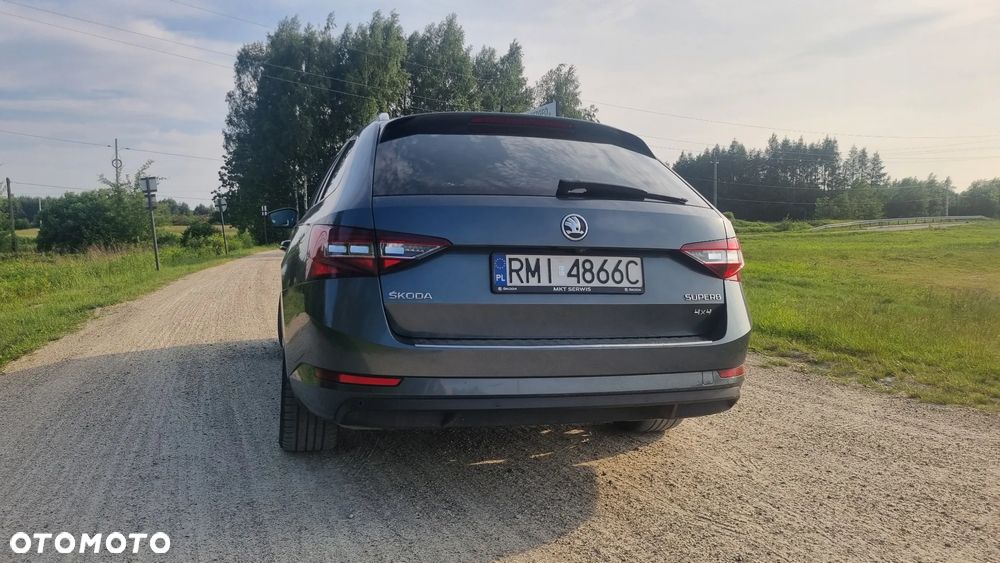 Skoda Superb 2.0 TDI 4x4 L&K DSG - 15
