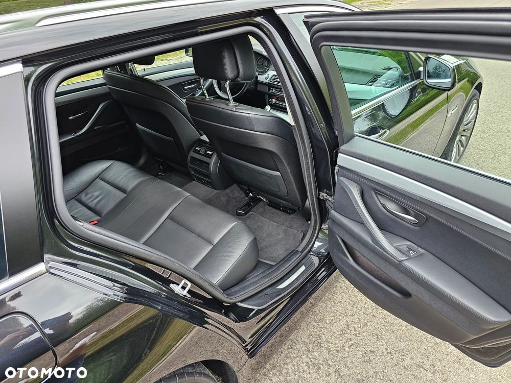 BMW Seria 5 530d xDrive - 13