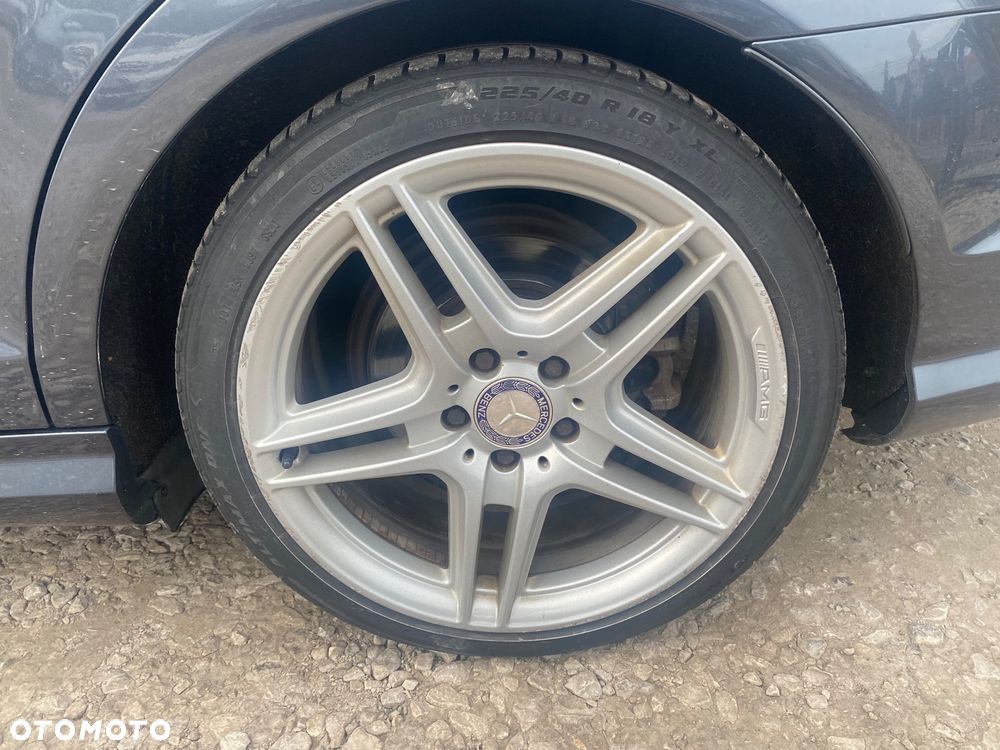 Mercedes-Benz Klasa C 180 CGI BlueEFFICIENCY Avantgarde - 16