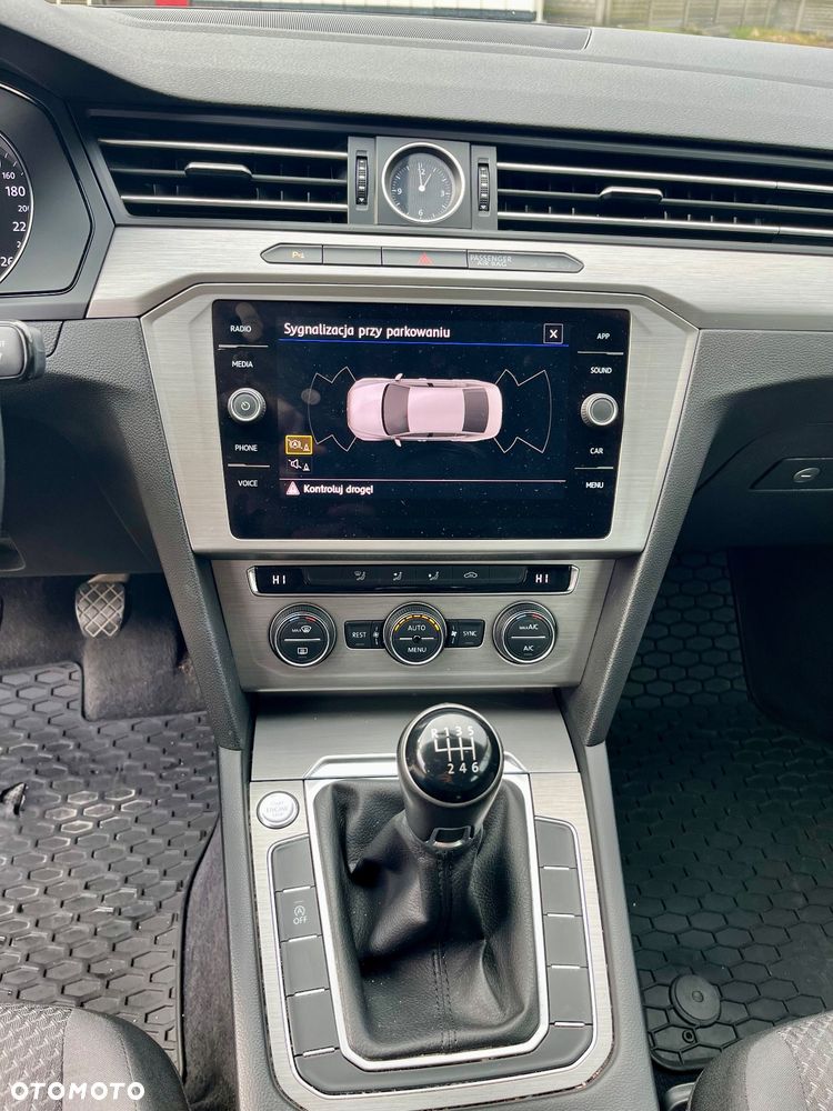 Volkswagen Passat 2.0 TDI BMT Comfortline - 18
