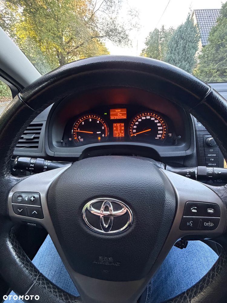 Toyota Avensis 2.2 D-CAT Sol - 6
