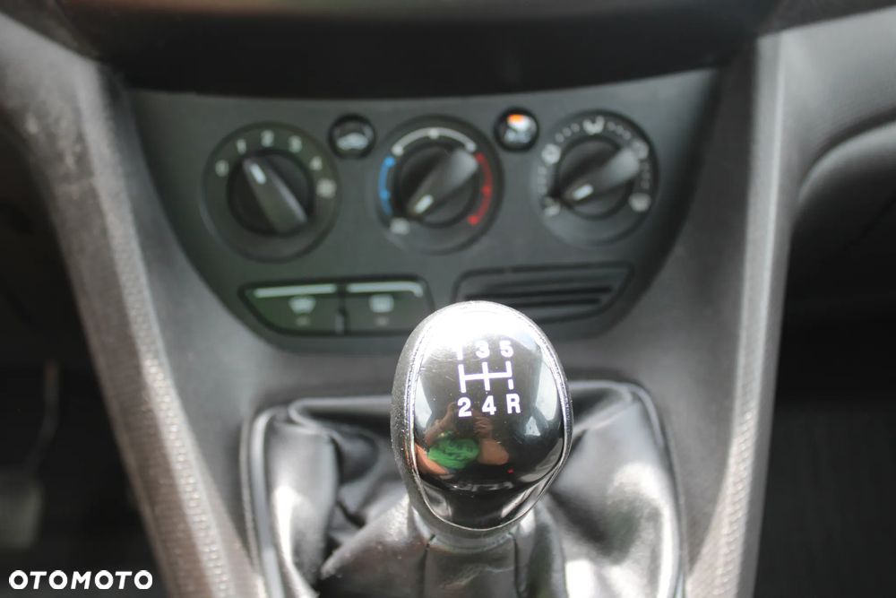 Ford Tourneo Connect 1.6 TDCi Ambiente - 34