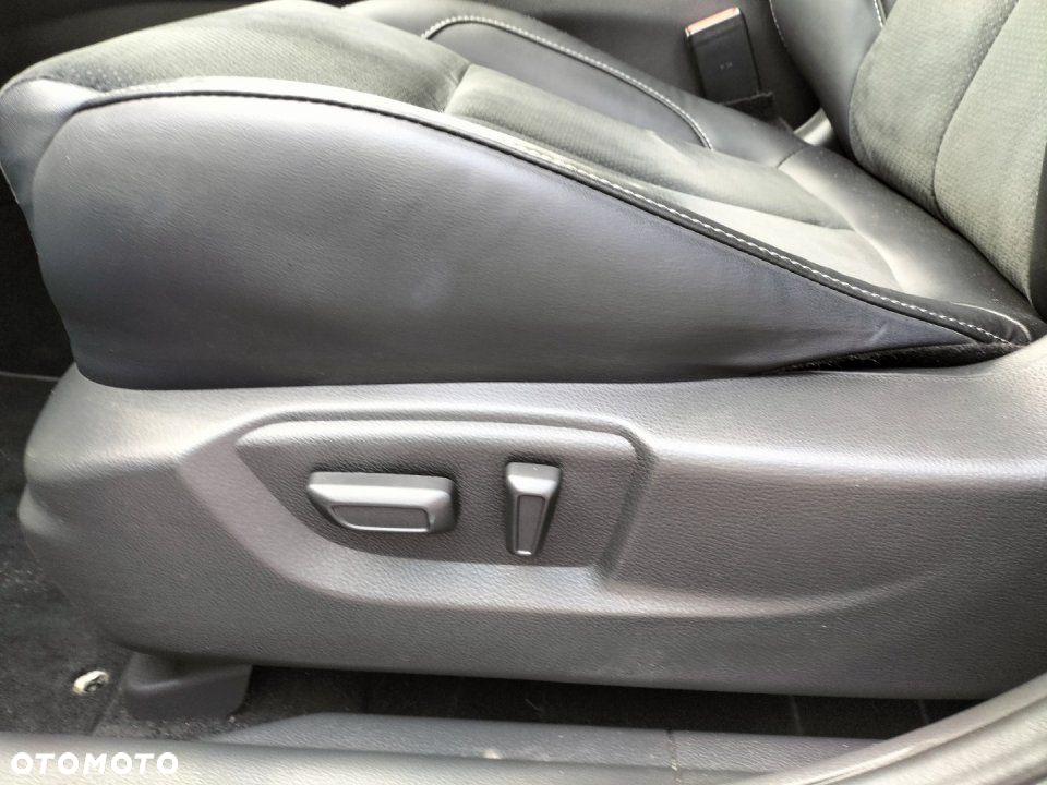 Mitsubishi Eclipse Cross - 12
