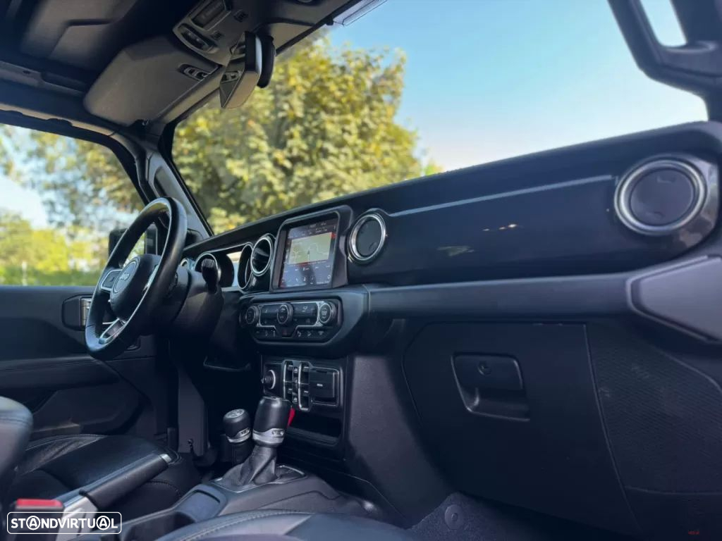 Jeep Wrangler Unlimited 2.2 CRD Sahara AT - 13