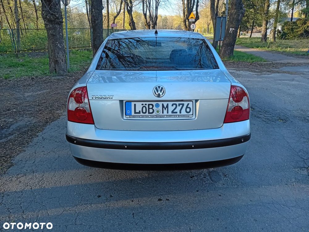 Volkswagen Passat 1.6 GL - 9