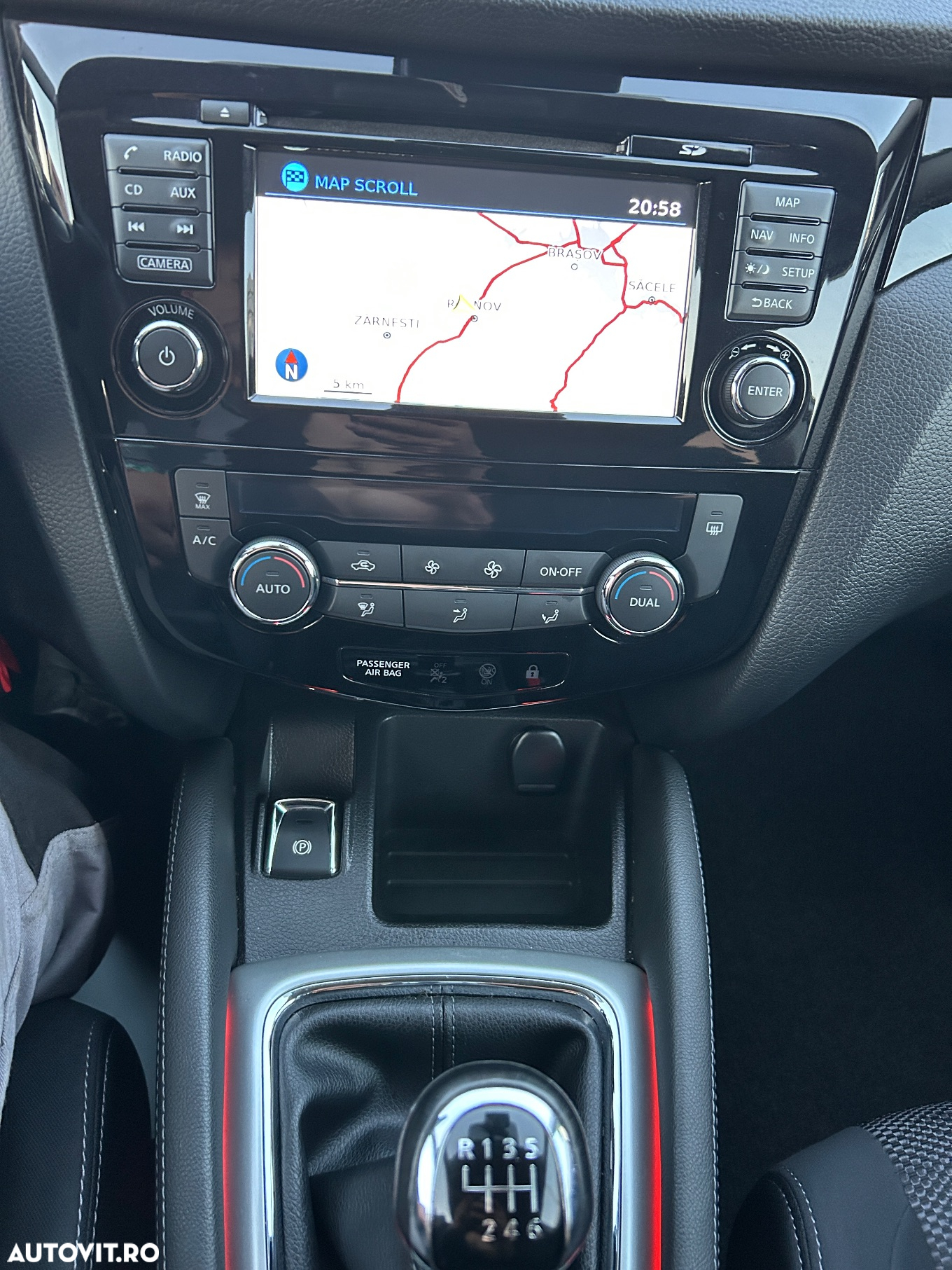 Nissan Qashqai 1.5 DCI Start/Stop N-Connecta - 16