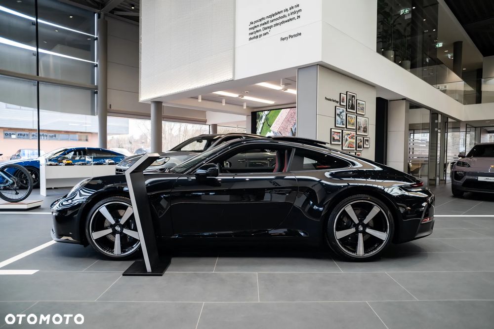 Porsche 911 Carrera - 2