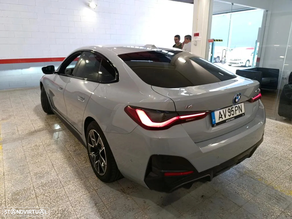 BMW i4 eDrive40 Desportiva M - 2