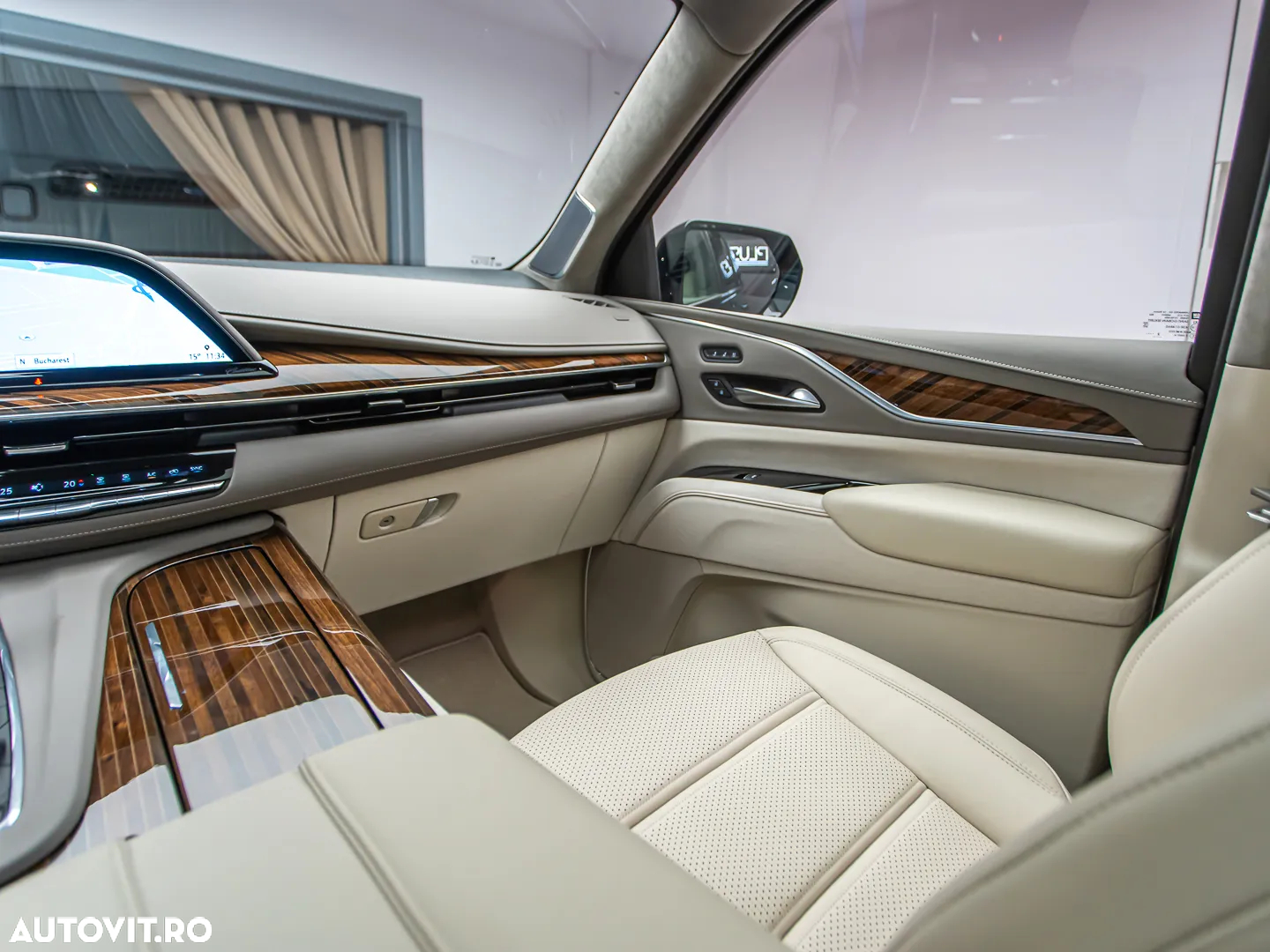Cadillac Escalade - 25