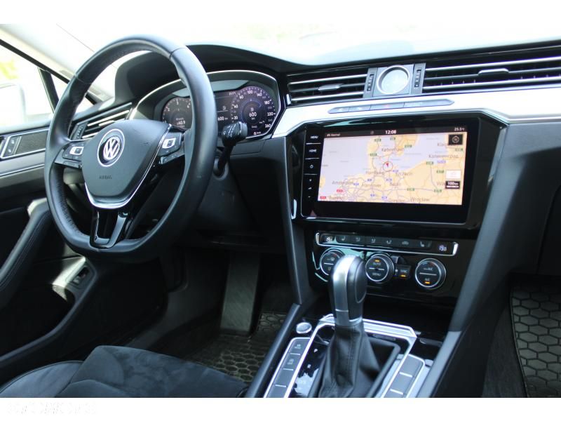 Volkswagen Passat Variant 2.0 TDI BMT Highline DSG - 11