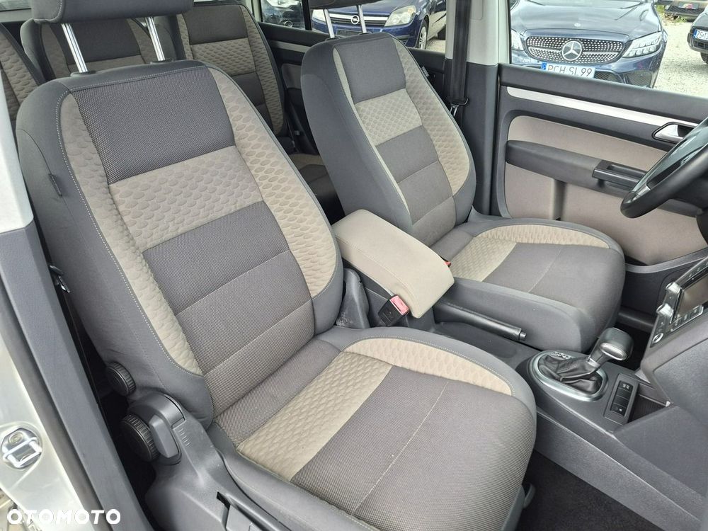 Volkswagen Touran - 21