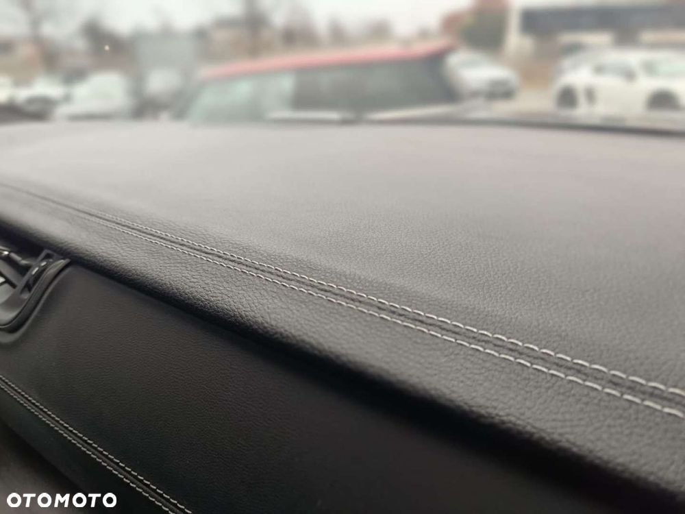 Jeep Grand Cherokee - 28