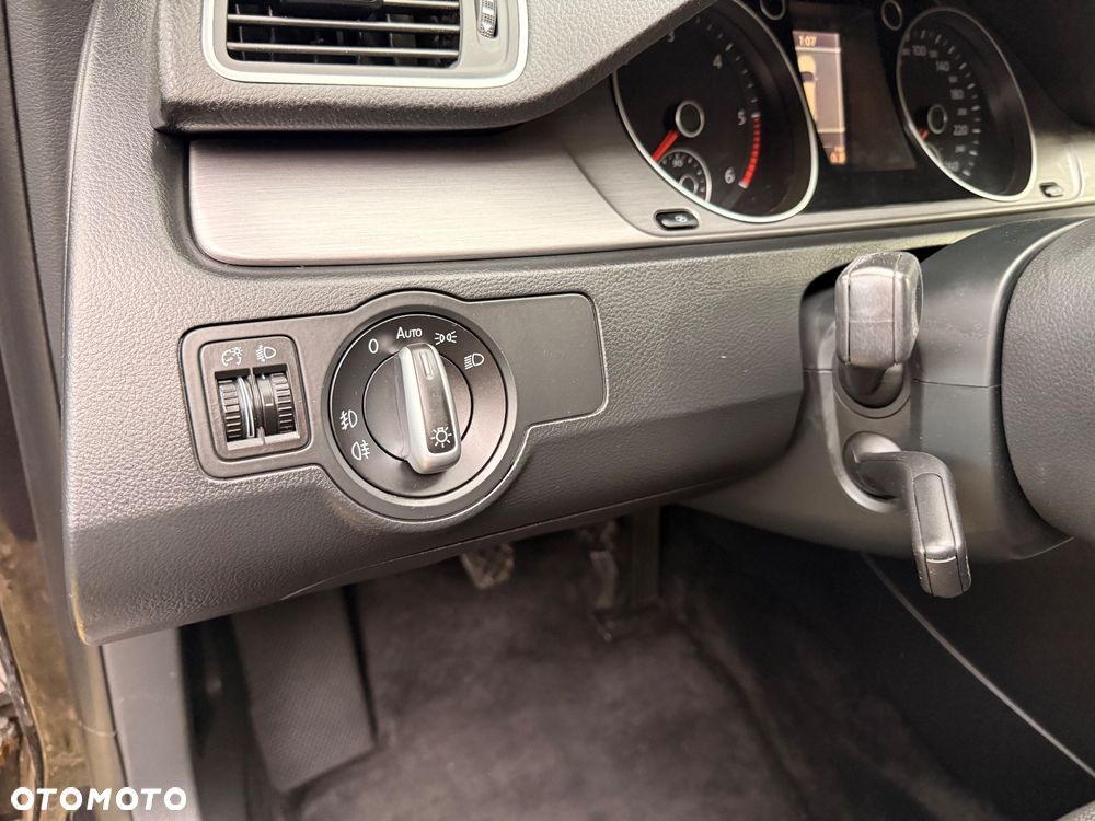 Volkswagen Passat 1.6 TDI BlueMotion Technology Comfortline - 8