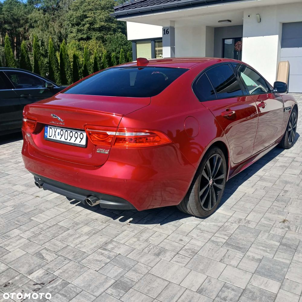 Jaguar XE 2.0 D AWD Prestige - 7