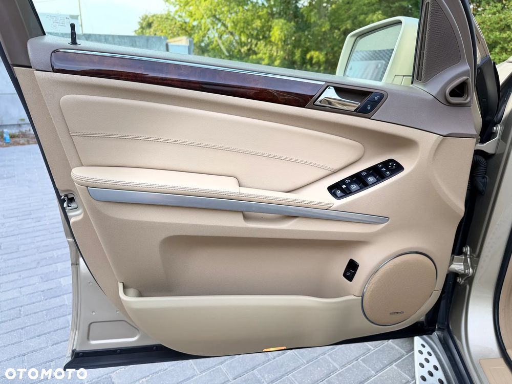 Mercedes-Benz GL 450 4Matic 7G-TRONIC - 11