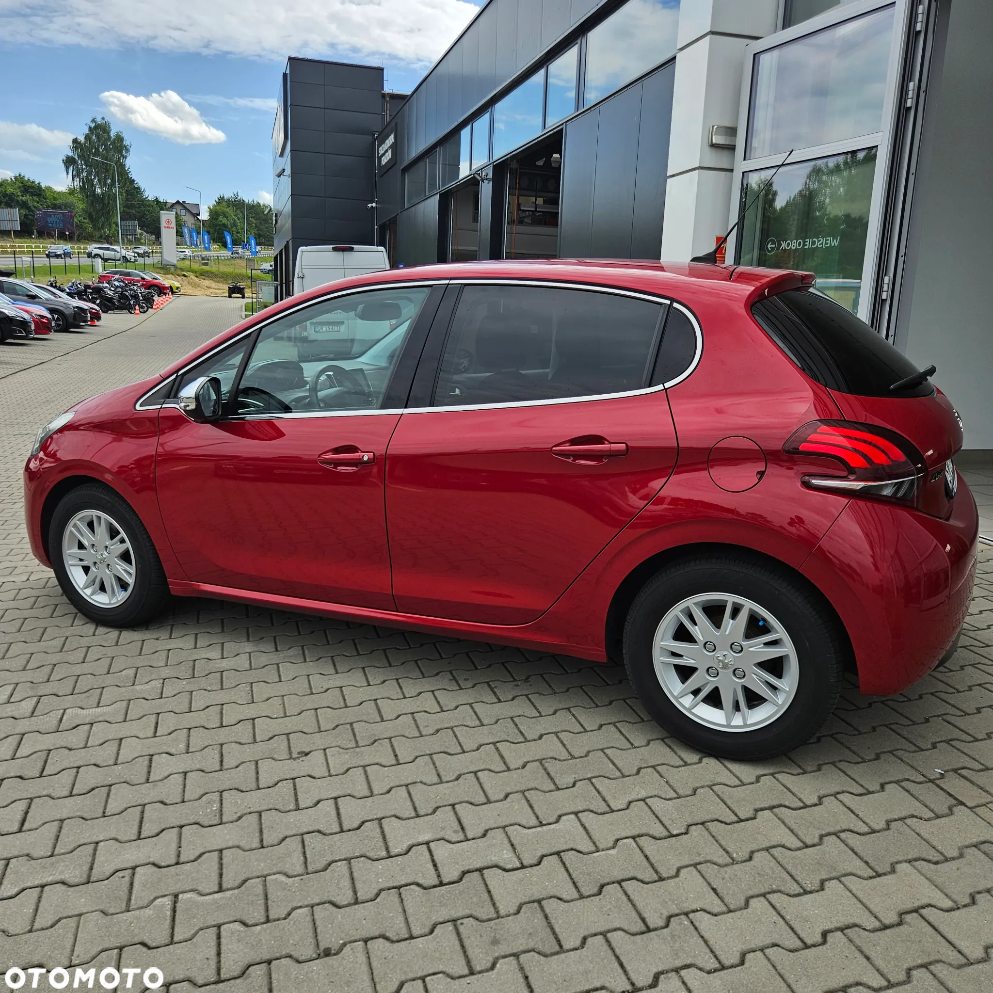 Peugeot 208 1.2 PureTech Allure - 6